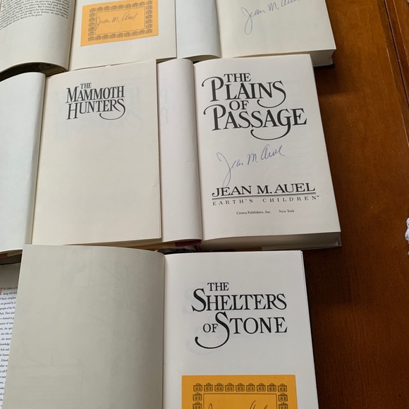 Jean M Auel Signed 5 Books in the Earth Children Series - Picture 2 of 2